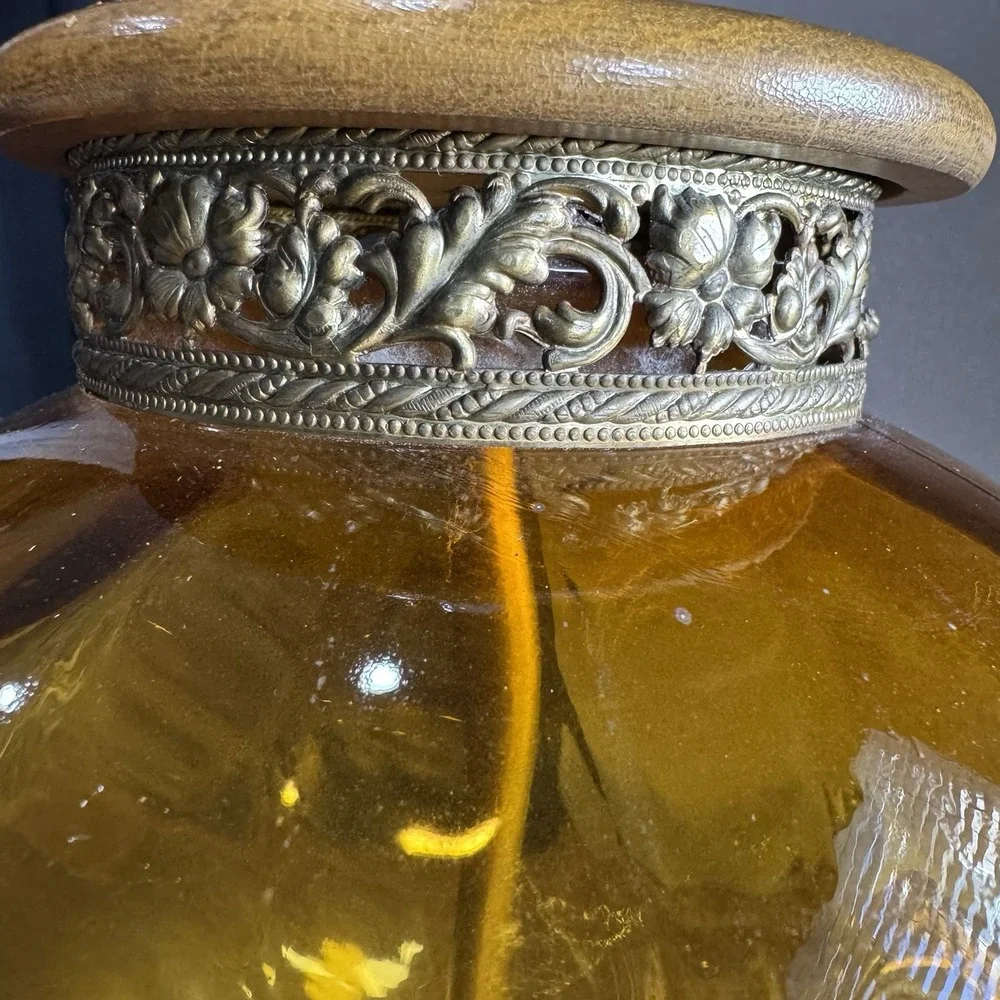 VTG Amber Swirled Optic Glass Table Lamp MCM Embossed‎ Metal Wood Base 28
